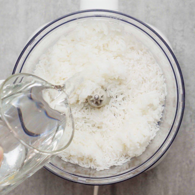 Step 1 Grinding rice and leftover rice Fried Flour from leftover rice and rice