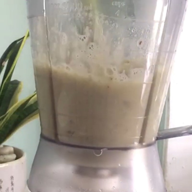 Step 3 Blend lotus seeds and taro Lotus seed taro milk for baby weaning
