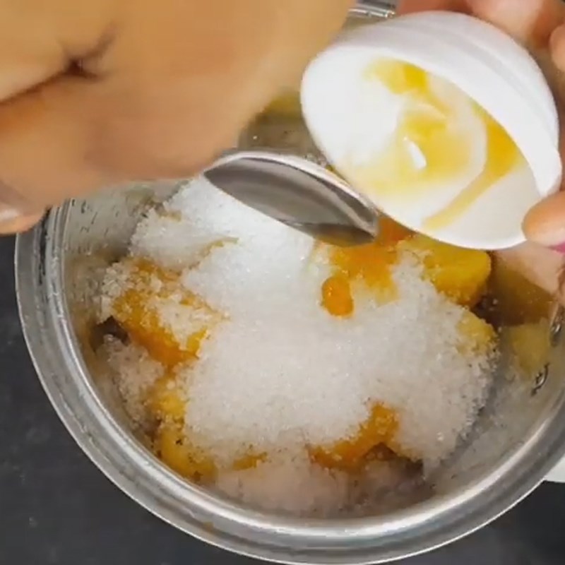Step 2 Blend the jackfruit mixture with fresh milk Fresh jackfruit juice with fresh milk