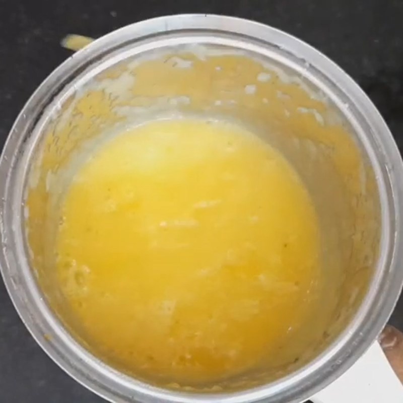 Step 2 Blend the jackfruit mixture with fresh milk Fresh jackfruit juice with fresh milk