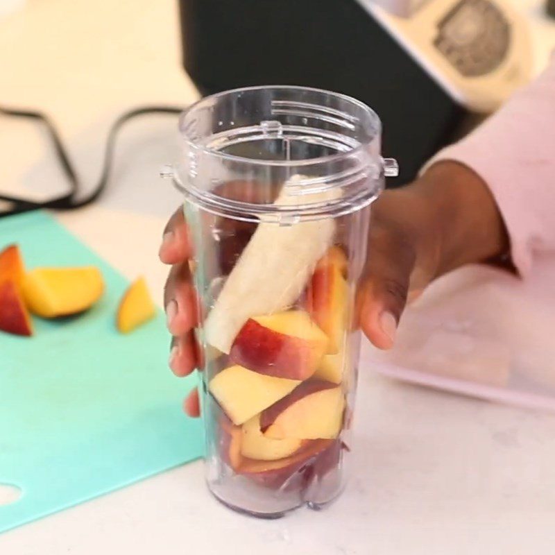 Step 2 Blend the ingredient mixture Peach Banana smoothie