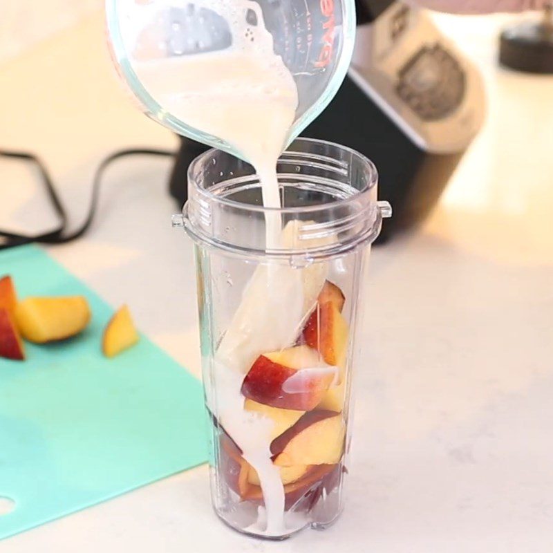 Step 2 Blend the ingredient mixture Peach Banana smoothie