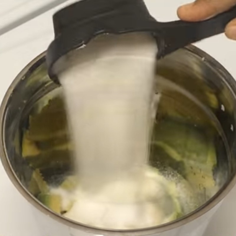 Step 2 Blend avocado lemon smoothie mixture