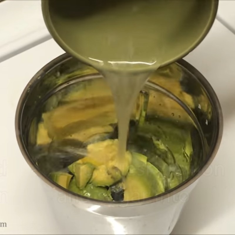 Step 2 Blend avocado lemon smoothie mixture