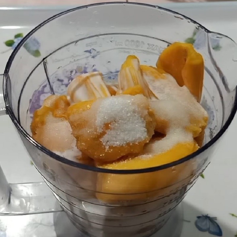Step 2 Make jackfruit smoothie mixture for jackfruit smoothie ice cream
