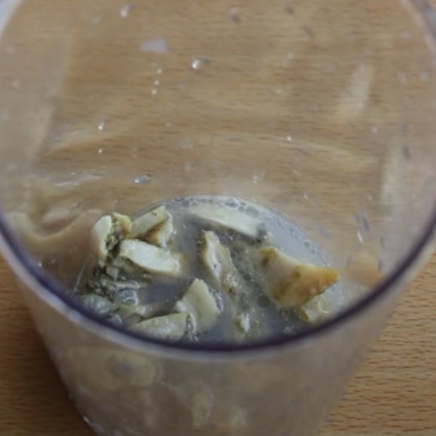 Step 2 Blend the ingredients for Moringa vegetable and clam porridge