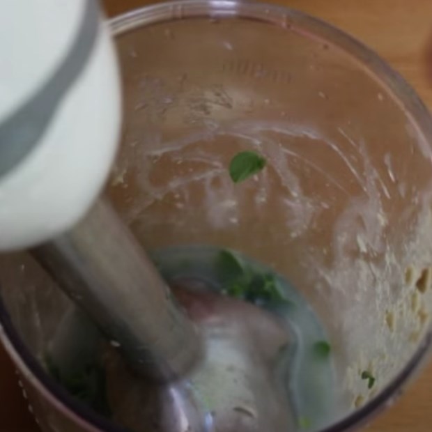 Step 2 Grind the ingredients Moringa vegetable porridge with clams