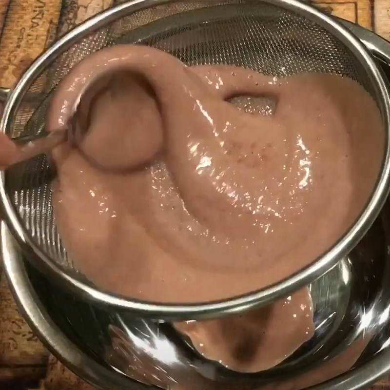 Step 2 Blend the red beans Vegetarian red bean bun