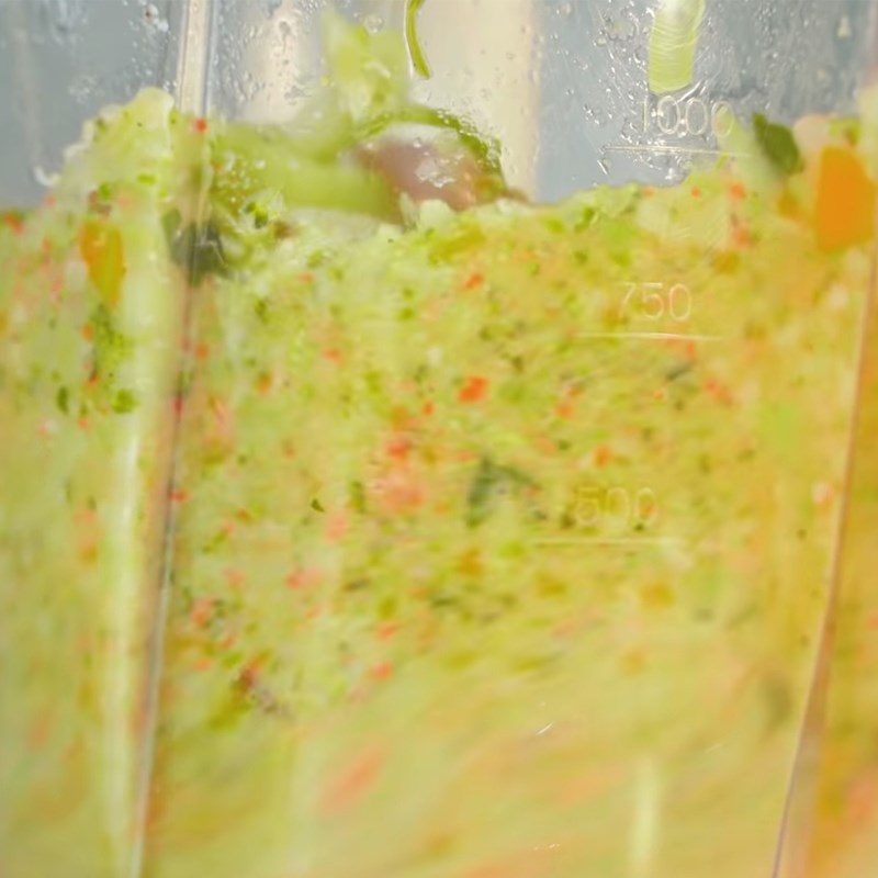 Step 4 Blend the ingredients Broccoli vegetable soup