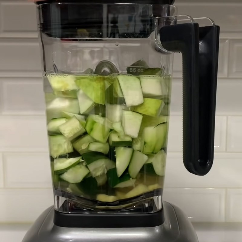 Step 2 Blend guava and cucumber Guava cucumber juice