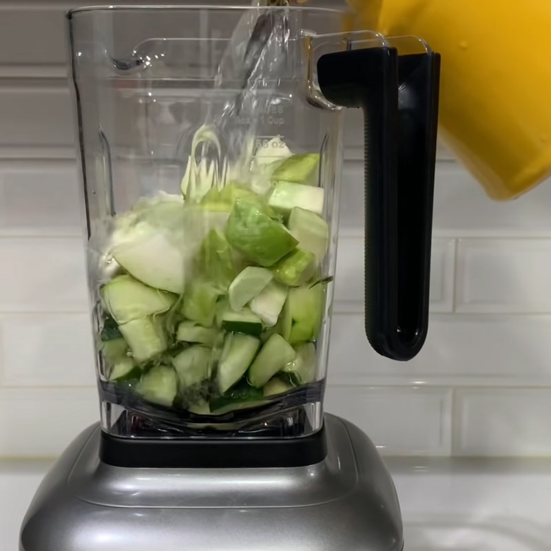 Step 2 Blend guava and cucumber Guava cucumber juice