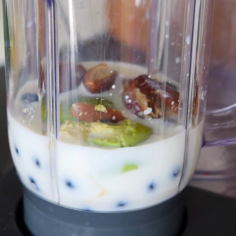 Step 2 Avocado Cocoa Smoothie Avocado Cocoa Smoothie with Blueberries