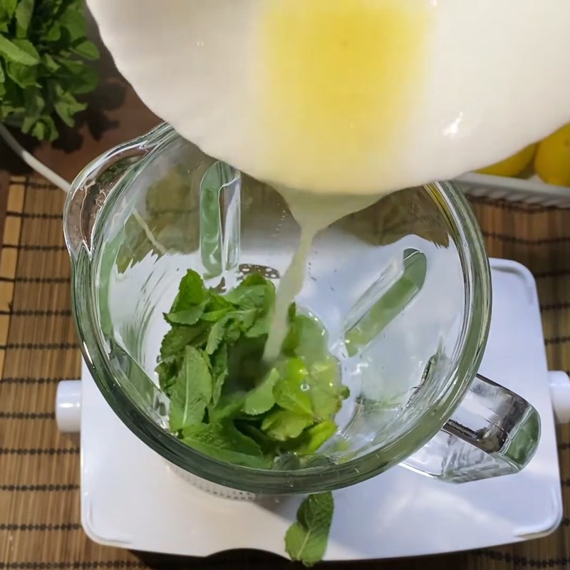 Step 3 Mint Lemonade Smoothie