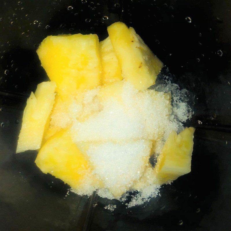 Step 2 Blend pineapple yogurt smoothie