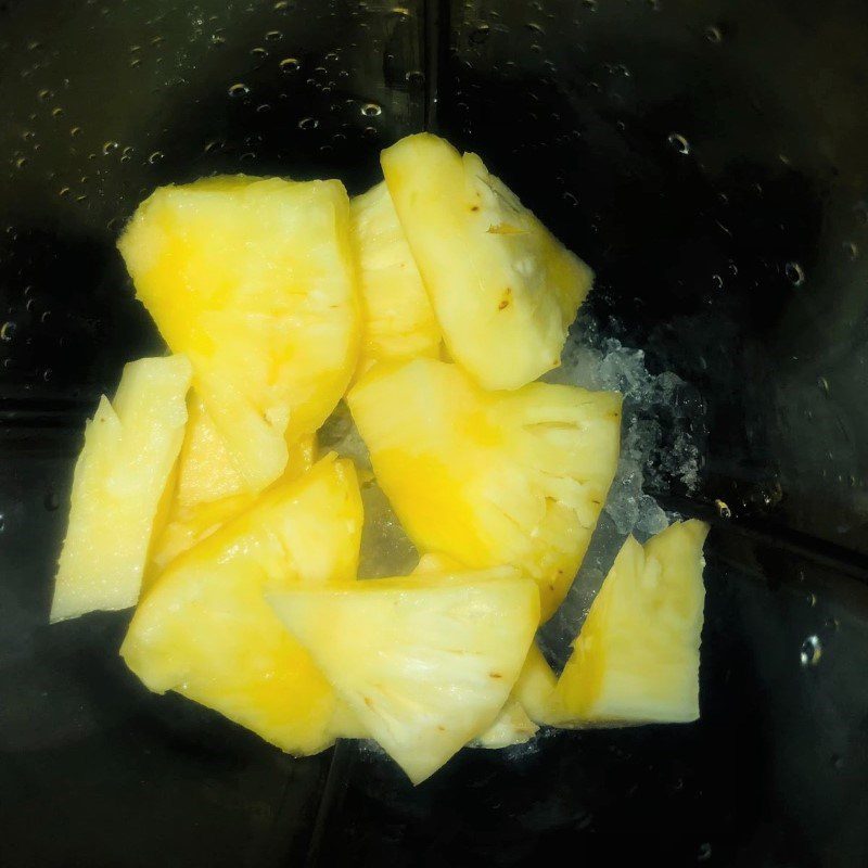 Step 2 Blend pineapple yogurt smoothie