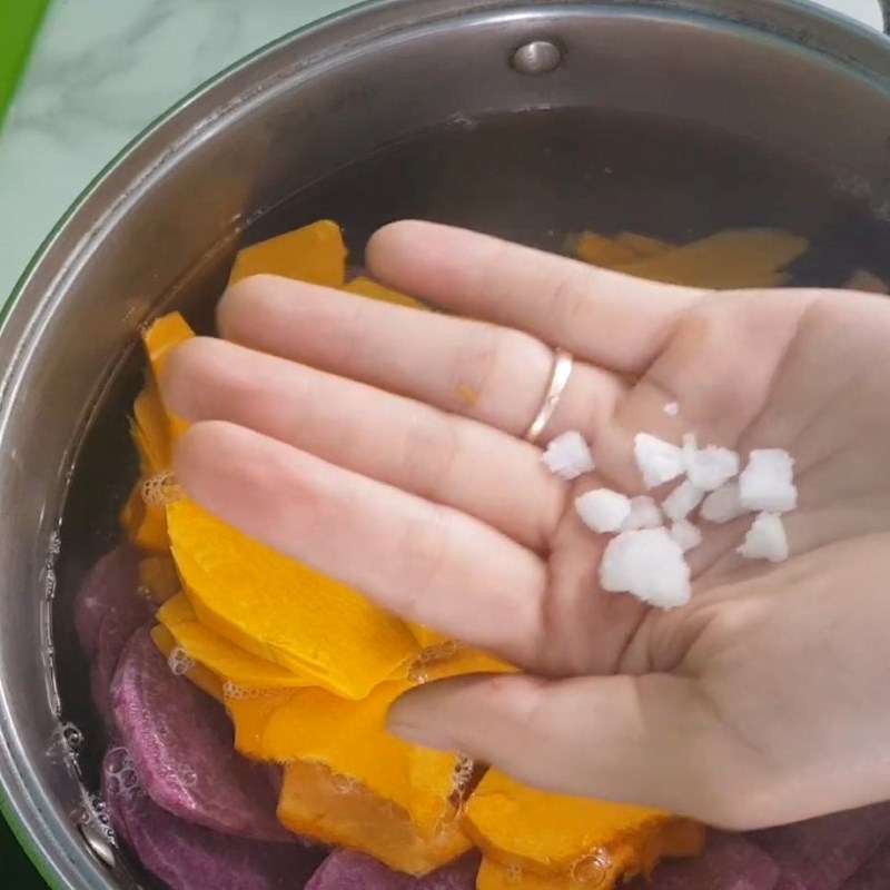 Step 2 Blend and filter the purple sweet potato pumpkin mixture Purple Sweet Potato Pumpkin Milk