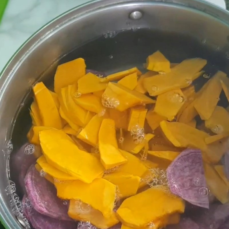 Step 2 Blend and filter the purple sweet potato pumpkin mixture Purple Sweet Potato Pumpkin Milk