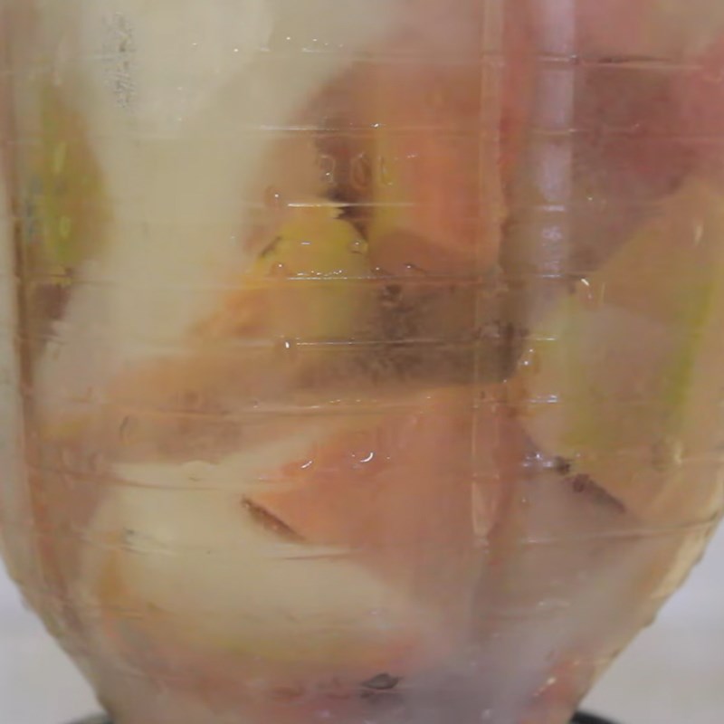 Step 2 Blend and filter guava juice Guava juice