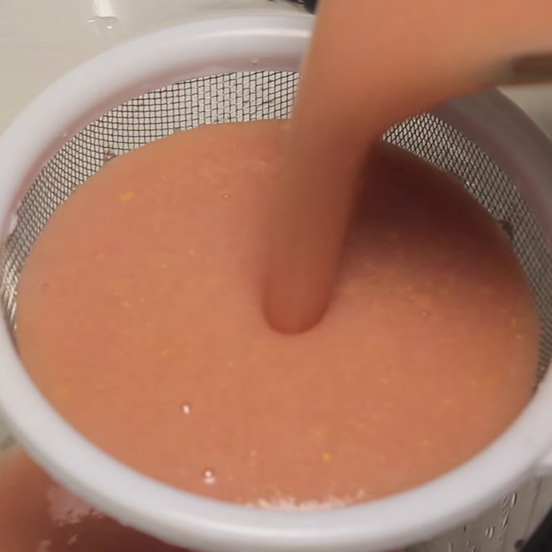 Step 2 Blend and filter guava juice Guava juice