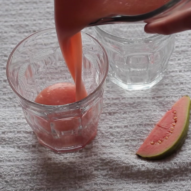 Step 2 Blend and filter guava juice Guava juice