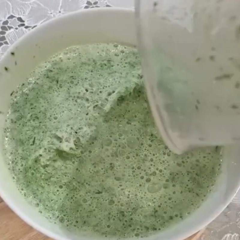 Step 1 Blend and filter pandan leaf water for Pandan Leaf Ice Cream