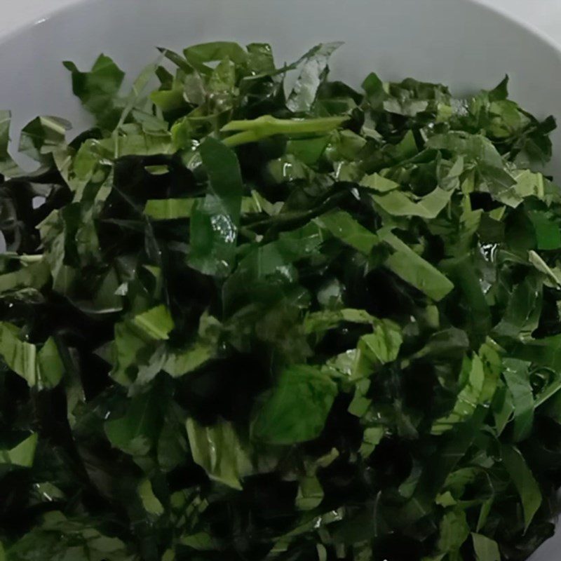 Step 3 Prepare the coconut leaves Frog stir-fried with coconut milk