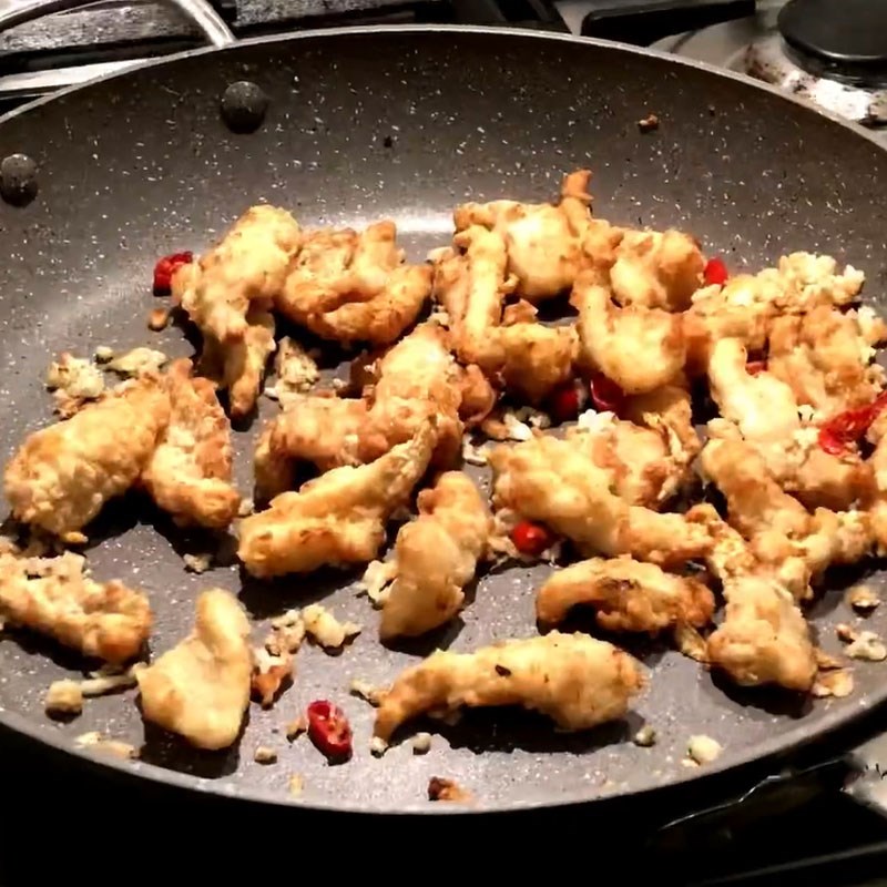 Step 4 Fry the squid Crispy fried squid with salt and chili using an air fryer