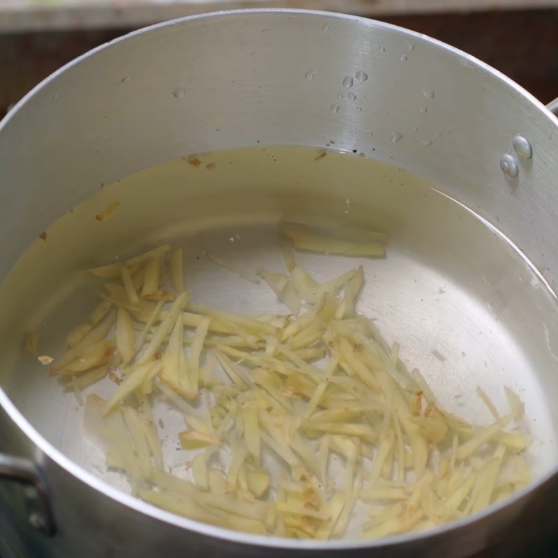 Step 2 Boil beef intestines for Tri Ton beef porridge