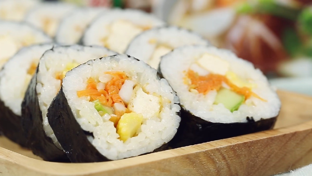 Vegetarian mushroom and stir-fried vegetable sushi