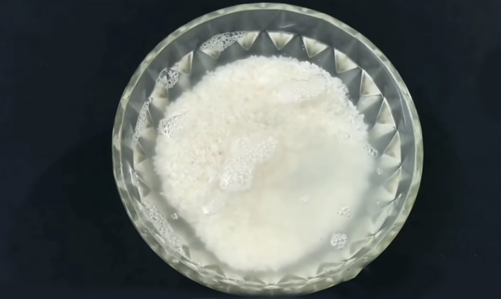 Step 1 Preparing ingredients for Minced Shrimp Porridge