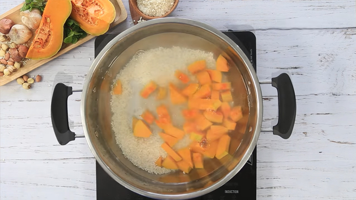 Step 2 Cooking Porridge Shrimp Pumpkin