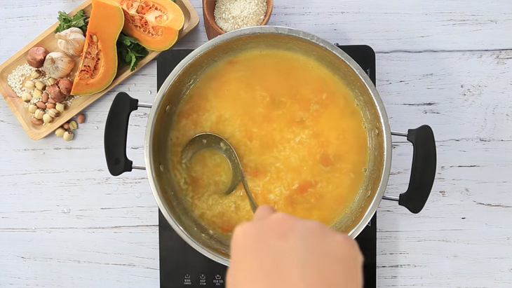 Step 2 Cooking Porridge Shrimp Pumpkin