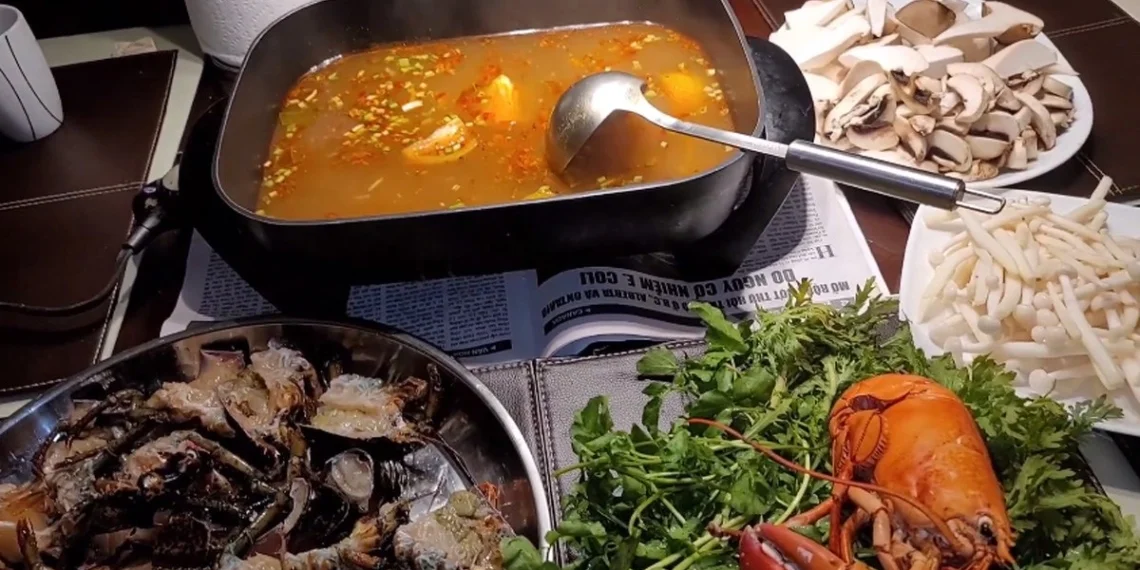 2 ways to cook super delicious shrimp and crayfish hotpot easy to make for party 10230