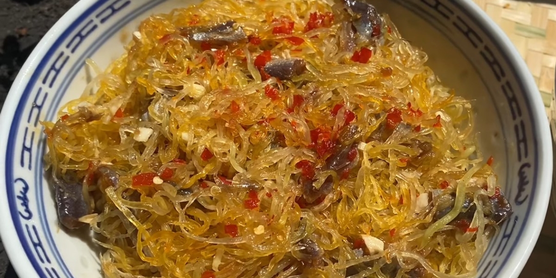 2 ways to make spicy catfish salad with green papaya delicious attractive eating 11802