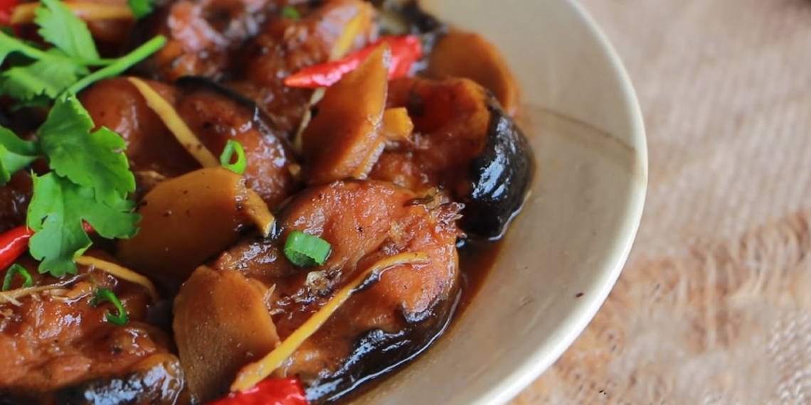 2 ways to make tre dried fish ginger tre dried fish turmeric 01673