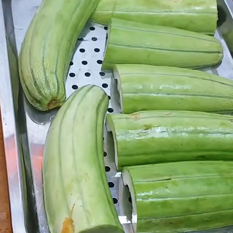 Step 2 Prepare the melon for Western Pickled Melon