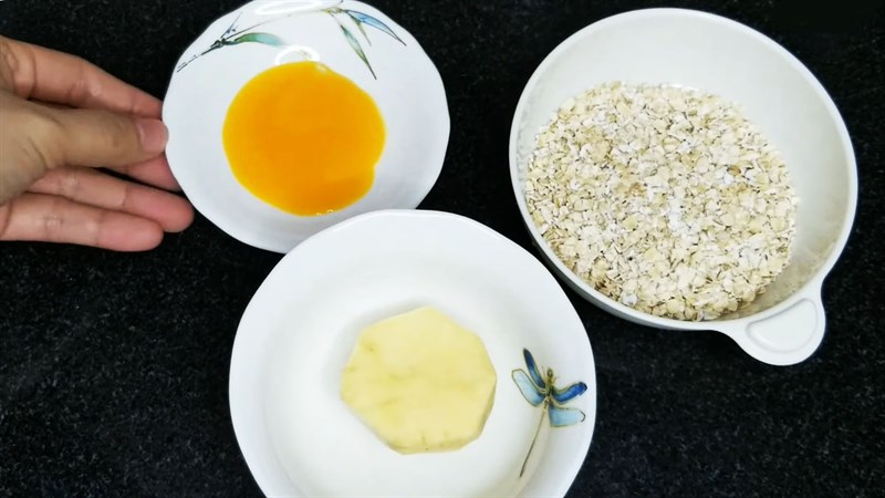 Ingredients for sweet potato oatmeal porridge for babies