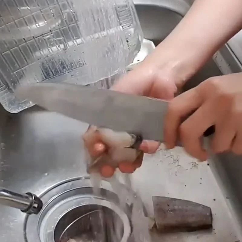 Step 1 Preliminary processing of minced fish Korean minced fish soup