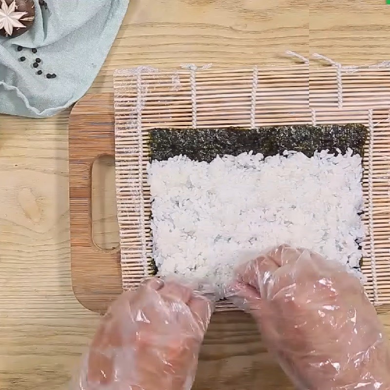 Step 4 Rolling sushi Vegetarian sushi with sautéed mushrooms and vegetables