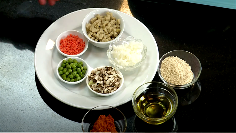 Ingredients for vegetarian Yangzhou fried rice