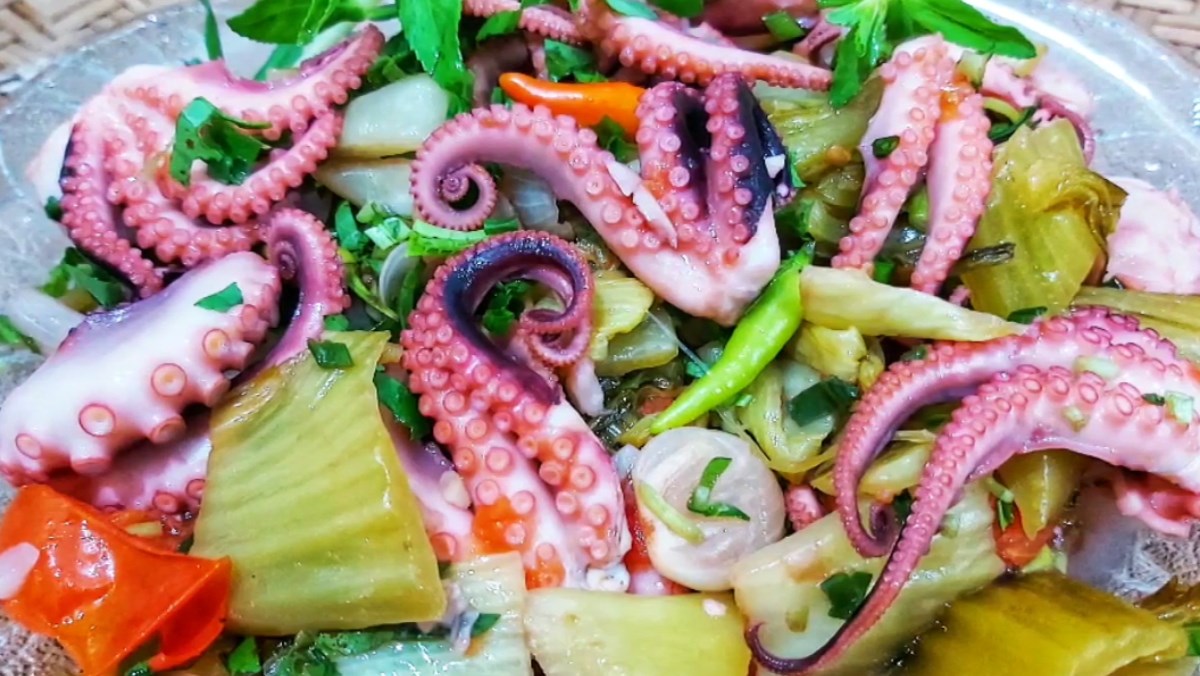 2 ways to make delicious and simple stir-fried octopus with cucumber and pickled vegetables 19 Stir-fried Octopus with Pickled Mustard Greens