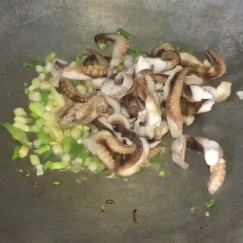 Step 3 Stir-fried octopus Stir-fried octopus with cucumber