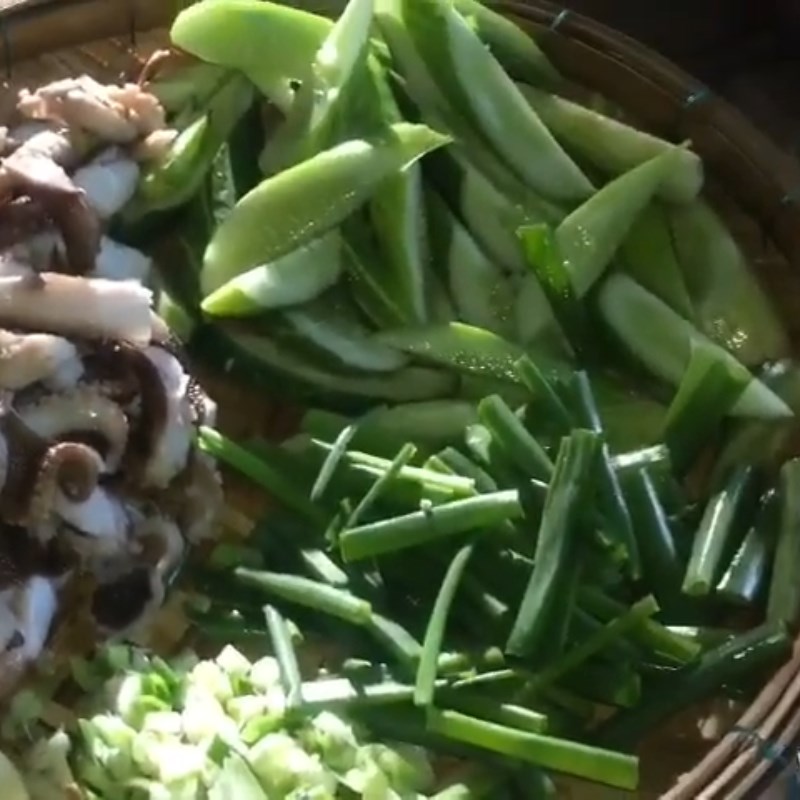 Step 2 Prepare the remaining ingredients Stir-fried Octopus with Cucumber