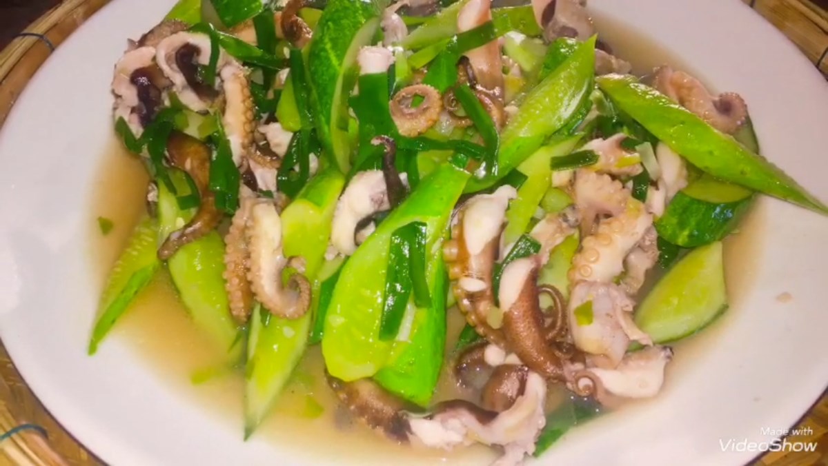 2 ways to make delicious and simple stir-fried octopus with cucumber and pickled vegetables 2 Stir-fried Octopus with Cucumber
