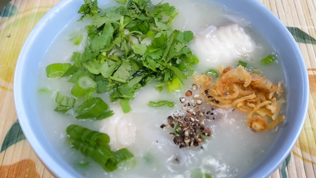 Snakehead fish noodle soup