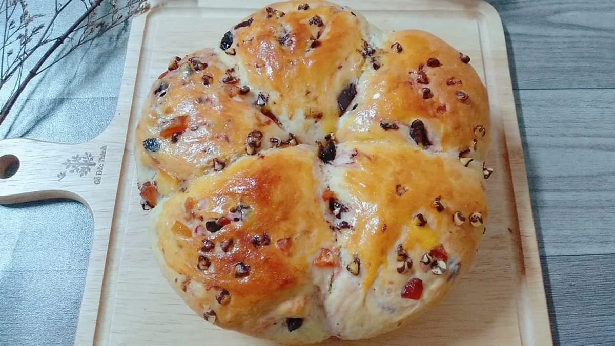 2 Ways to Make Delicious Soft Fruit Bread - Easy Panettone 25 Dried Fruit Jam Bread