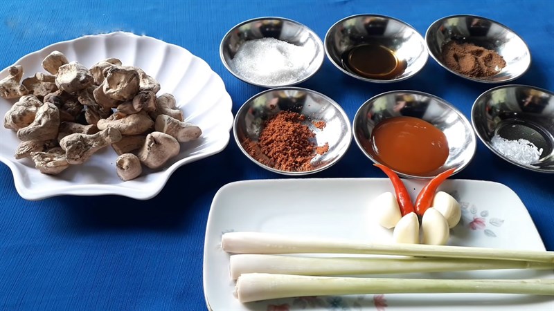Ingredients for the dish 2 ways to make vegetarian beef jerky from tender ribs and mushroom stems