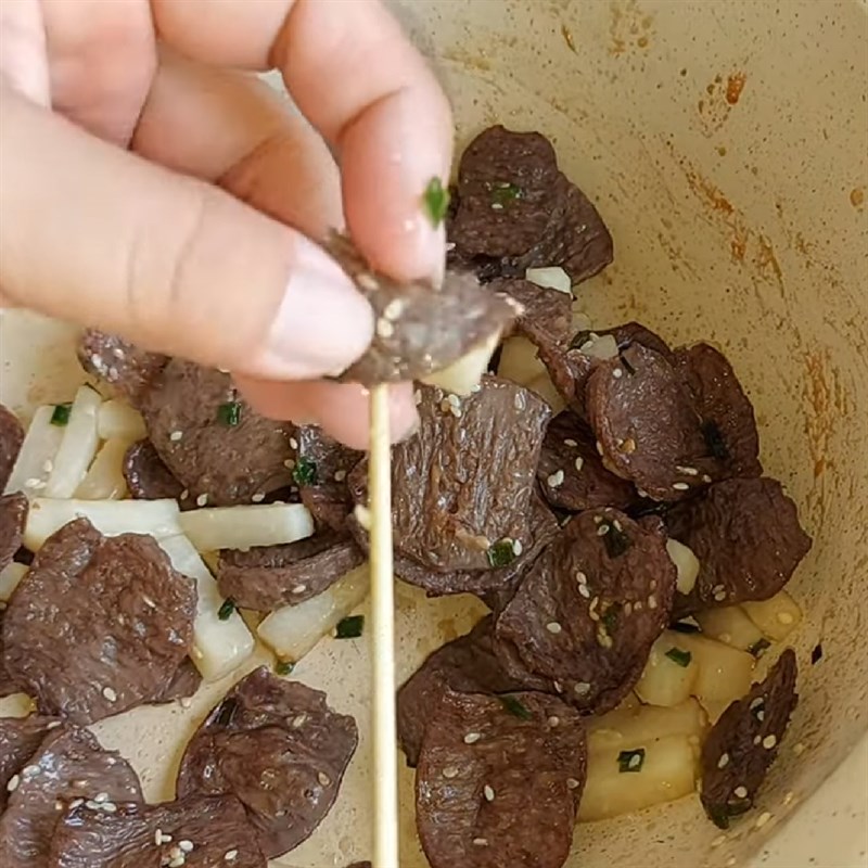 Step 3 Shaping the beef skewers for vegetarian beef skewers