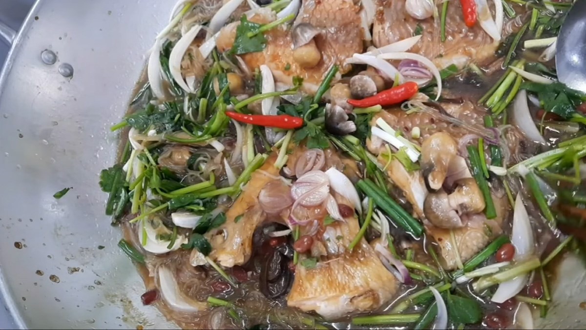 Braised Fish with Fermented Soybean Paste and Mushrooms