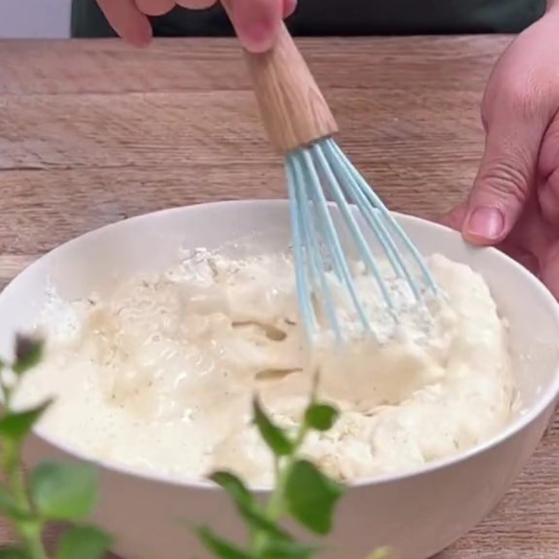 Step 3 Prepare the batter for fried mushroom with fish sauce